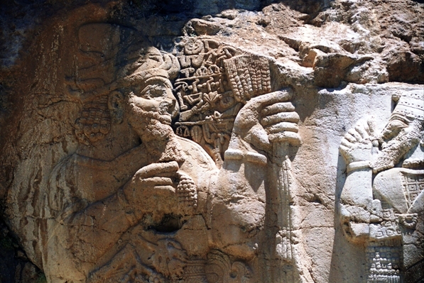 Détail du bas relief d’Ivriz (Turquie). 