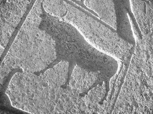 Hiéroglyphes sur granit, XIXe dynastie, règne de Ramesses II; Tanis (Delta occidental). 