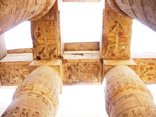Iscrizioni geroglifiche su architravi e su colonne, XIX dinastia, regni di Sethy I e Ramesse II; Karnak, sala ipostila del grande tempio di Amon