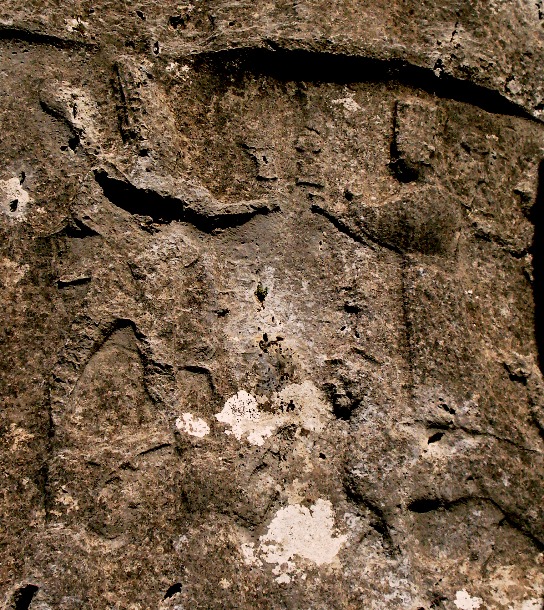 Les divinités hourrites Teshub et Hebat représentées sur le mur du sanctuaire hittite Yazilikaya à Hattousa.