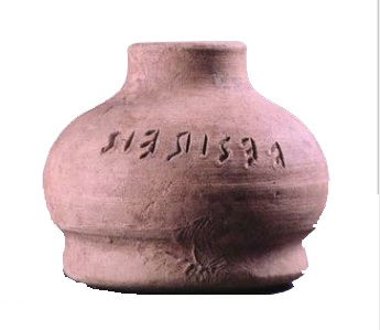 Inscription sur un vase provenant de Teano. Conservée actuellement au Musée Archéologique de Teano. Début du IIIe siècle av. J.-C.
