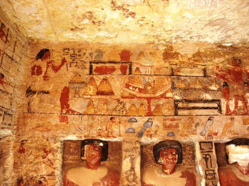 Painted hieroglyphs of the "Butchers' Tomb", First Intermediate Period; Saqqara, environs of Unas processional causeway
